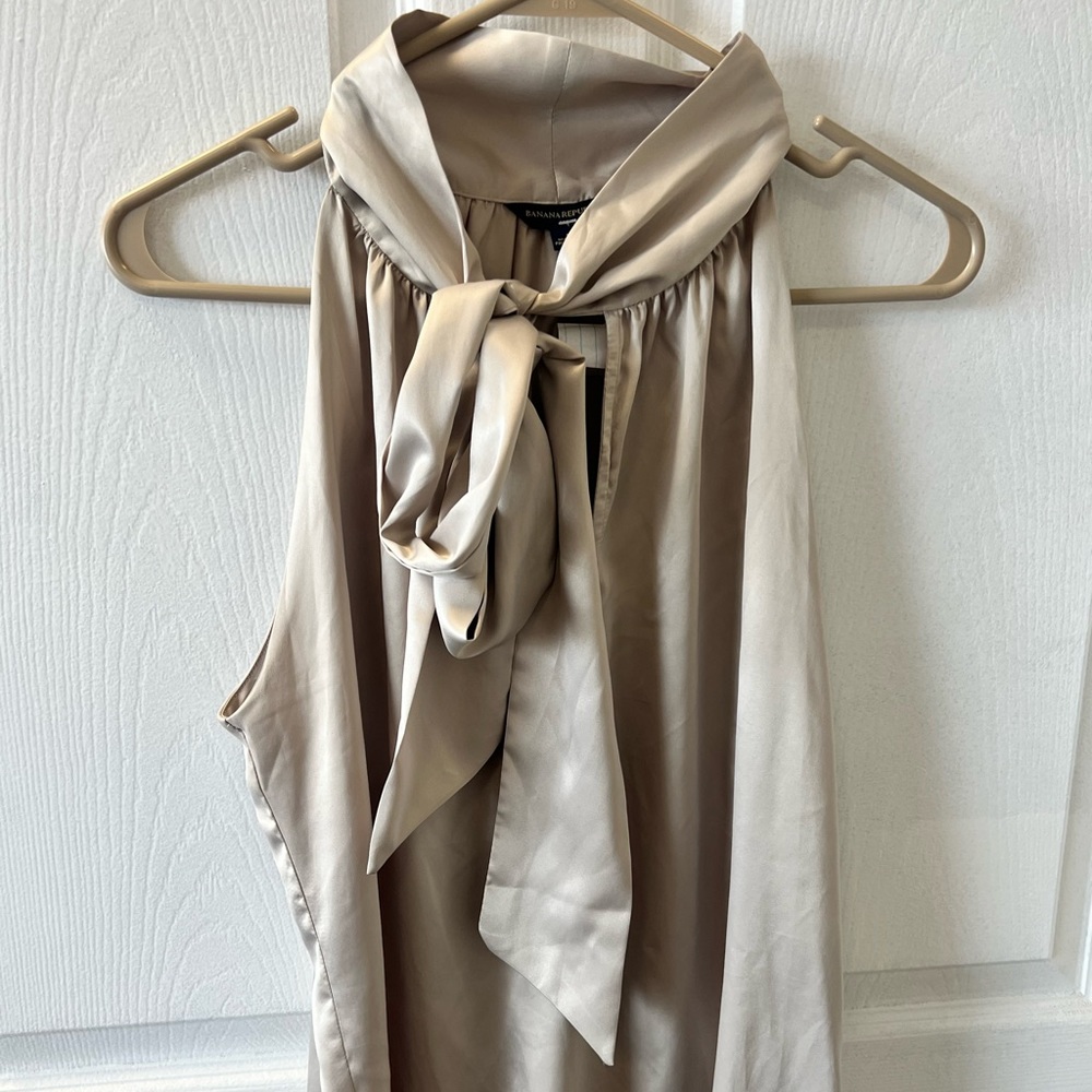 Banana Republic sleeveless satin look blouse